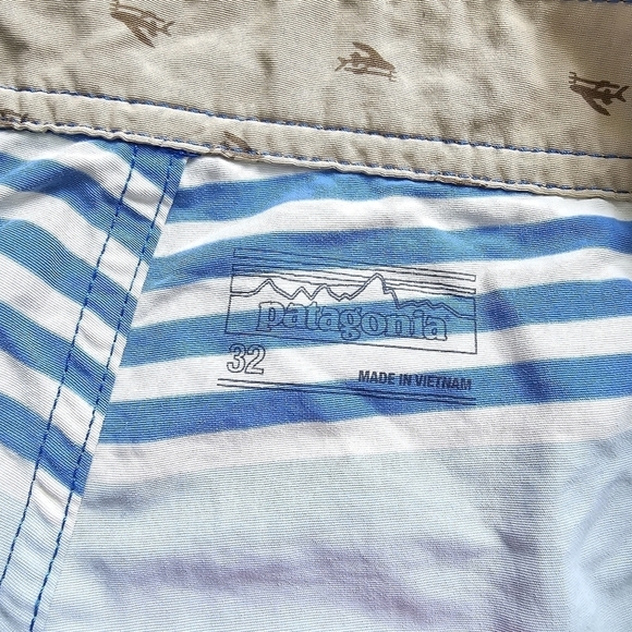 Patagonia 19" Stripe Wavefarer Boardshorts/Swim Trunks - Picture 6 of 8